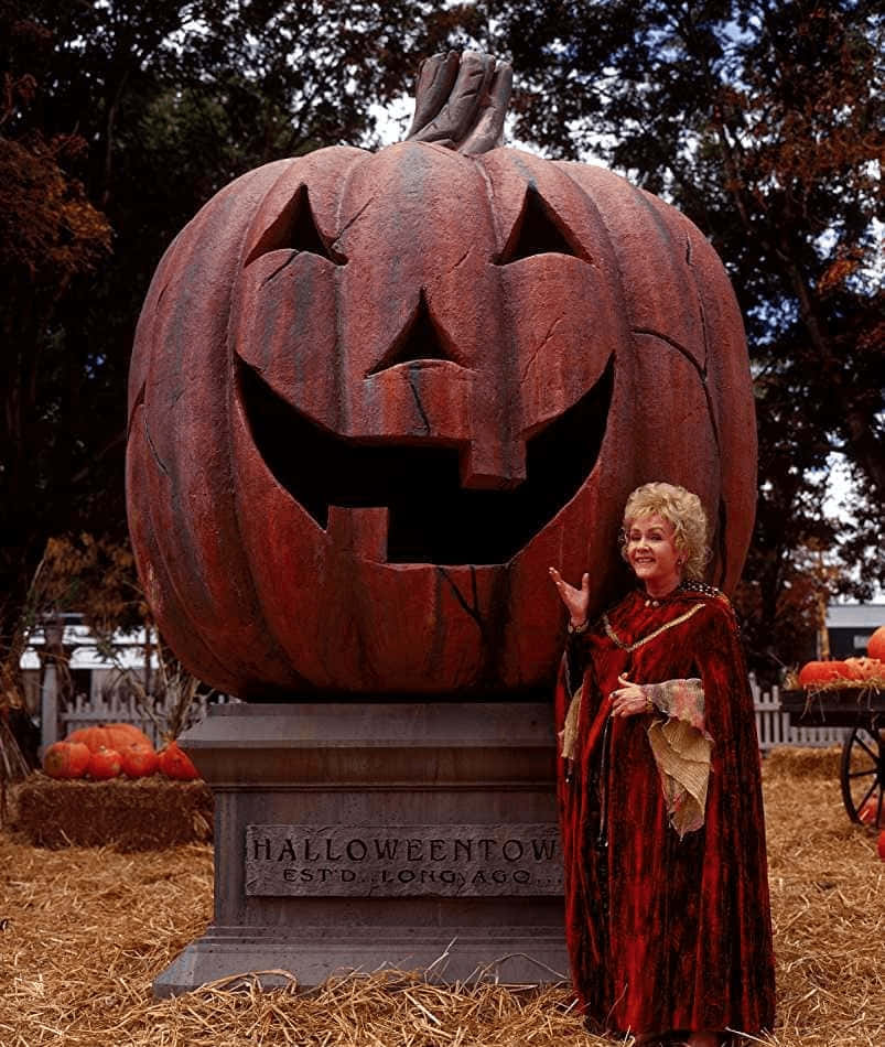 Halloweentown, The Magical World Of Witches And Monsters Background