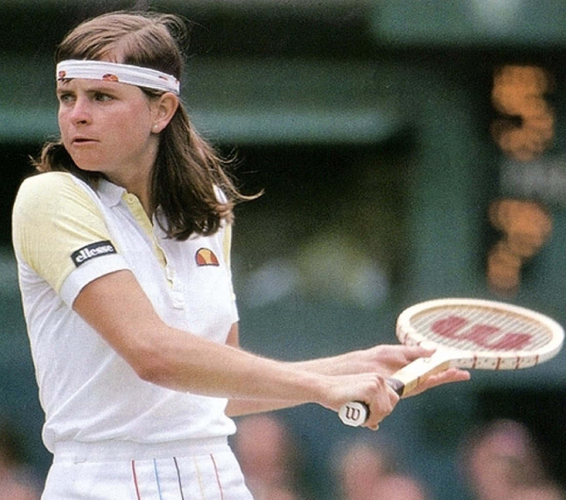 Hana Mandlíková In Action At Wimbledon Background