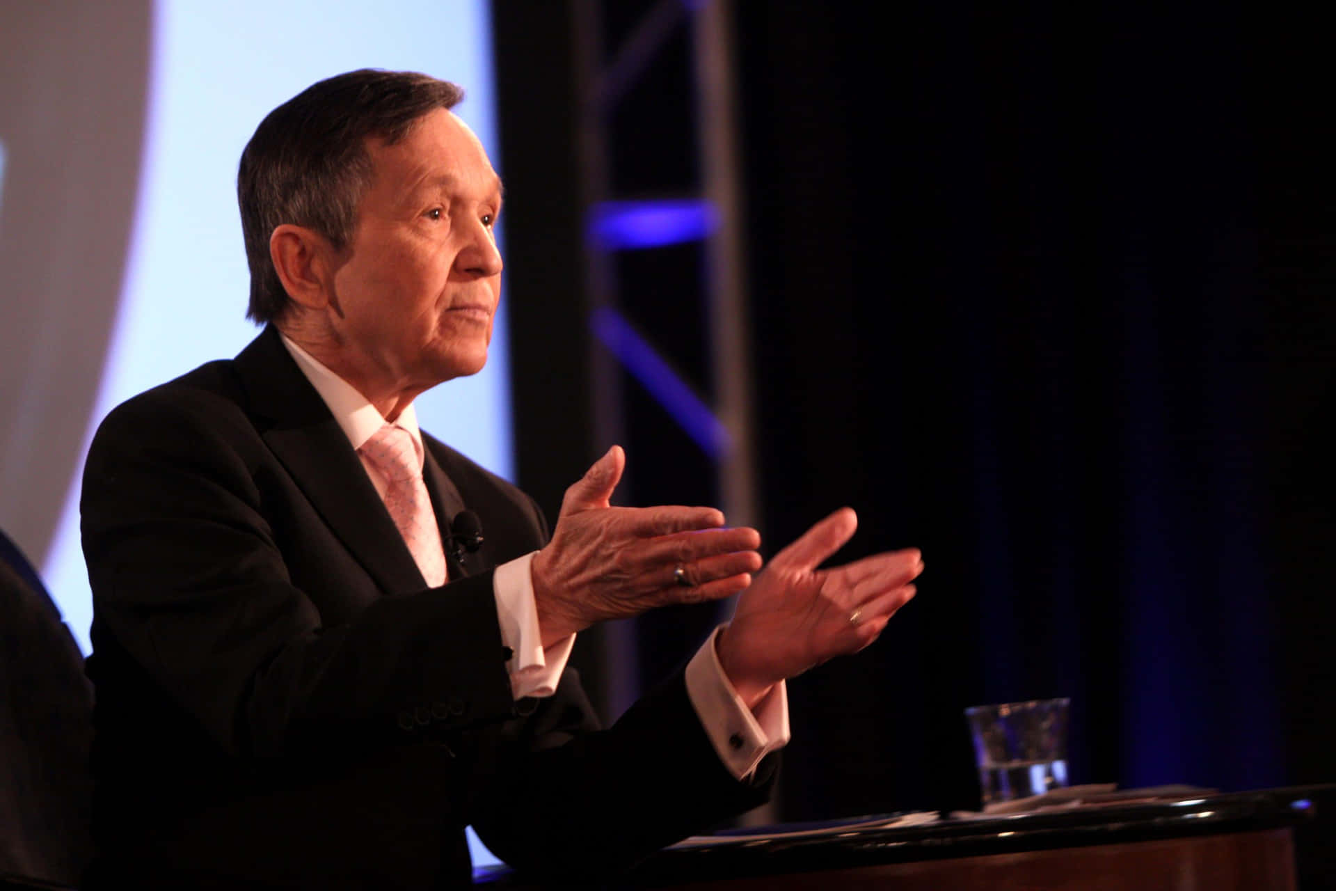 Hand Gestures Of Dennis Kucinich