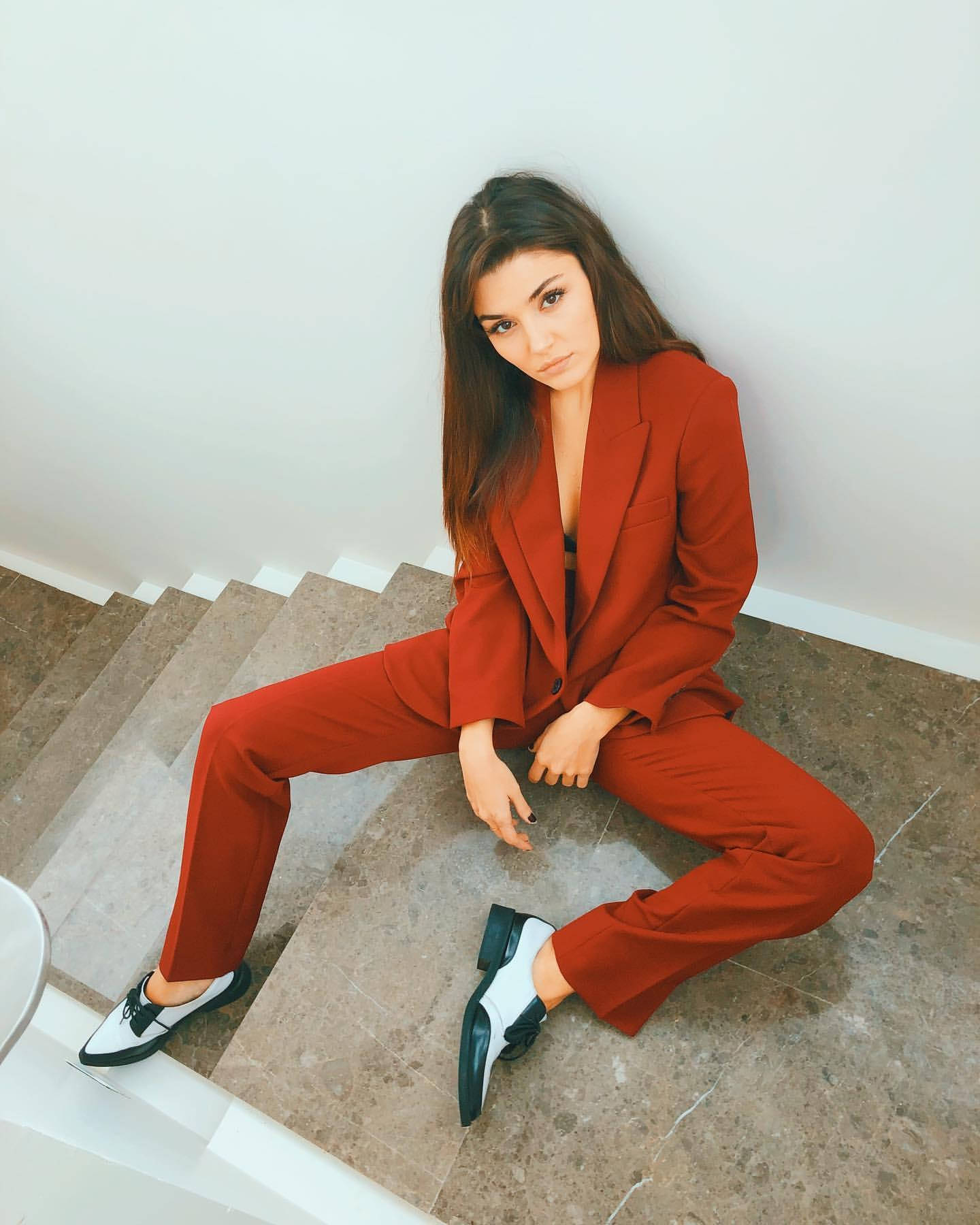 Hande Ercel In Red