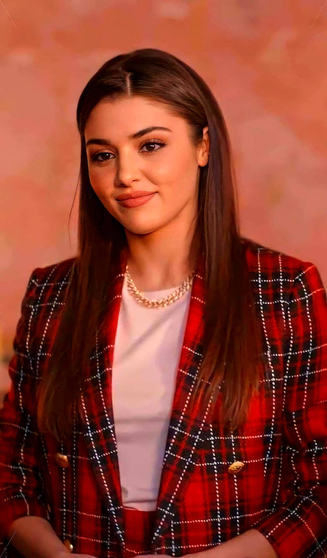 Hande Ercel Smiling