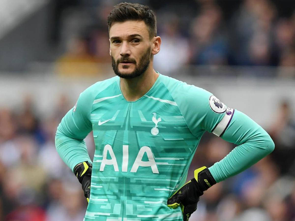 Hands On Hips Hugo Lloris Background