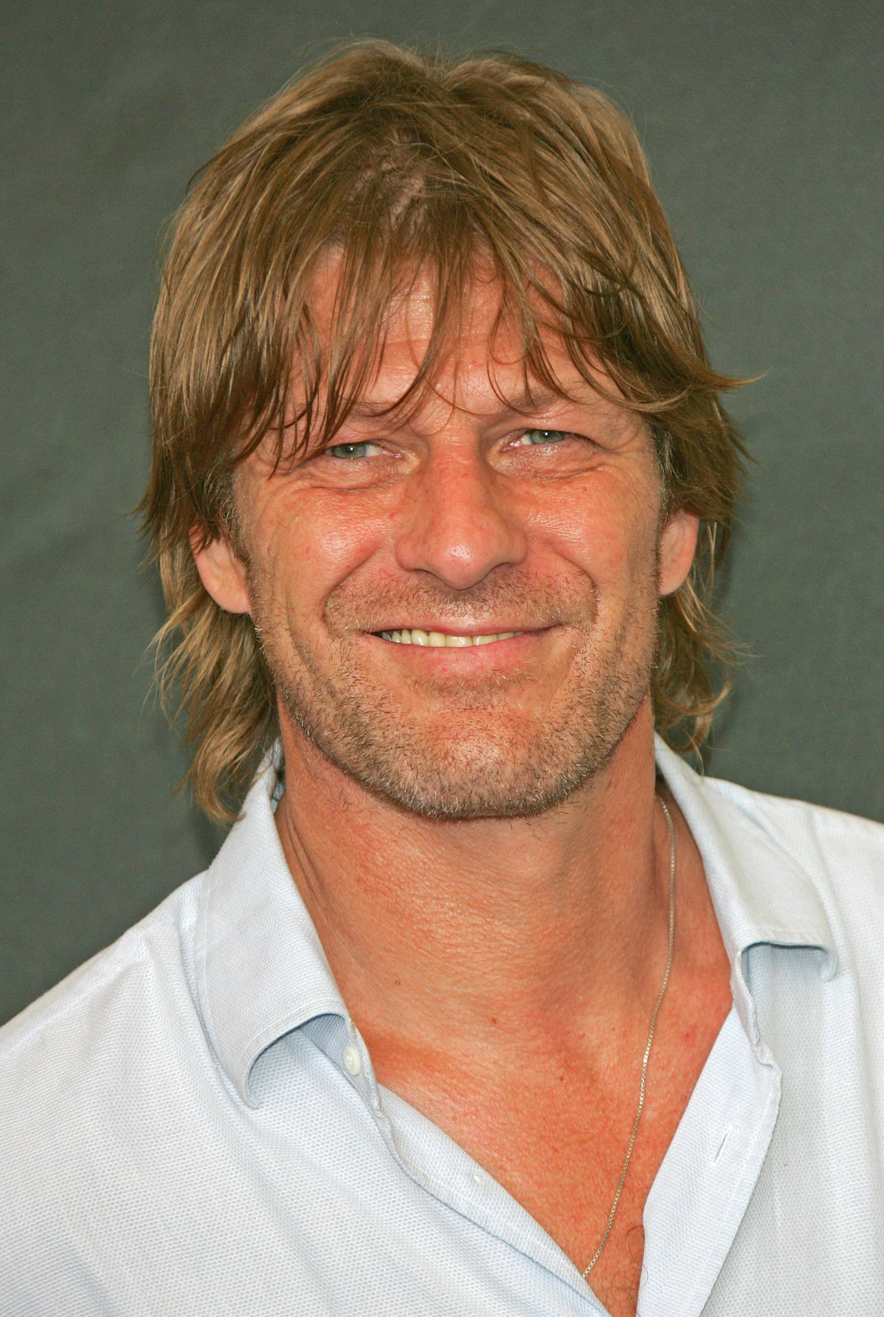 Handsome British Star Sean Bean Background