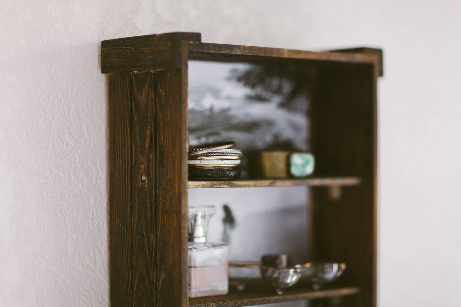 Hanging Shelf Cabinet For Pinterest Laptop Background