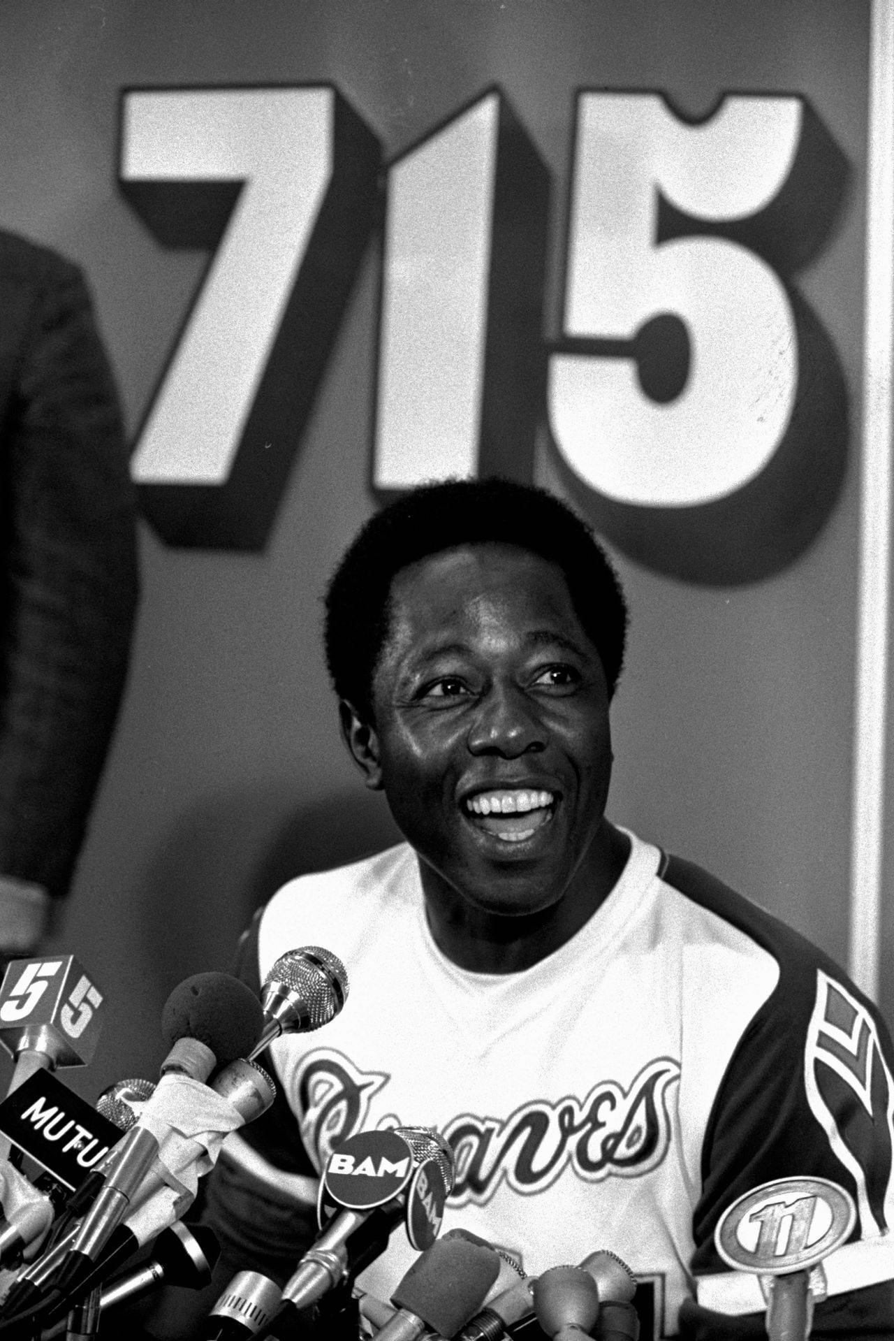 Hank Aaron 715th Victory Press Conference Background