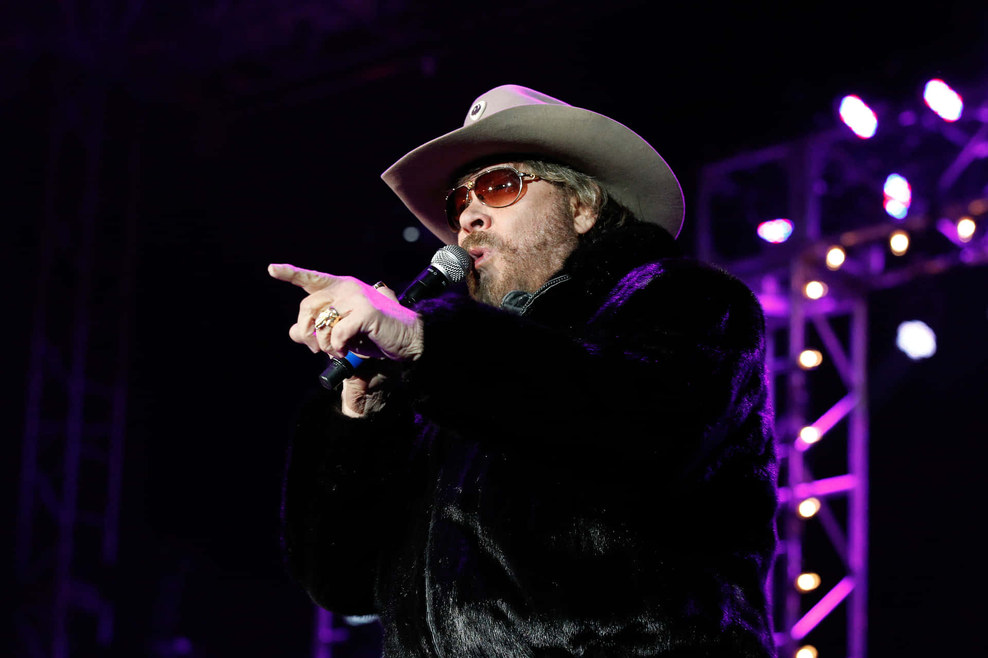 Hank Williams Jr Singing Live On The Grand Ole Opry