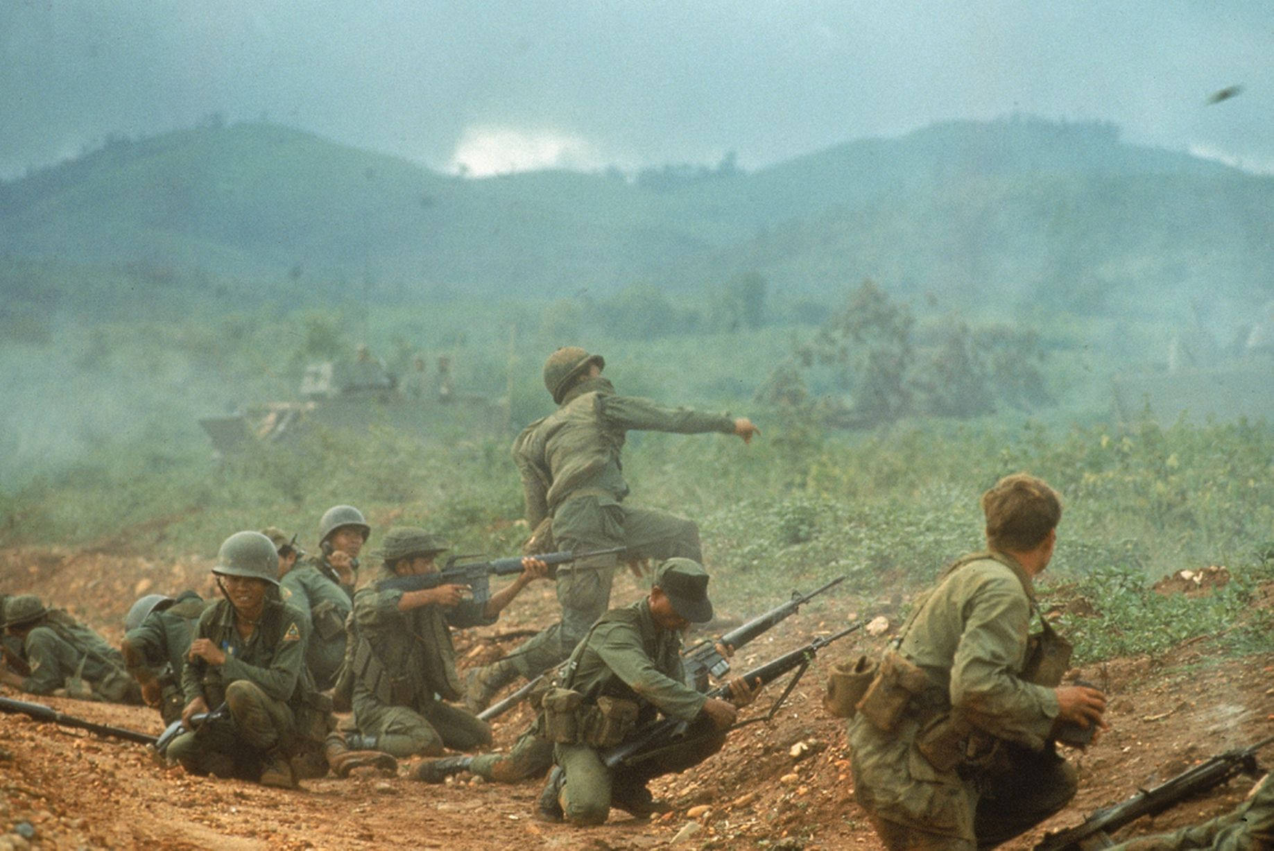 Hanoi Soldiers In Action Background