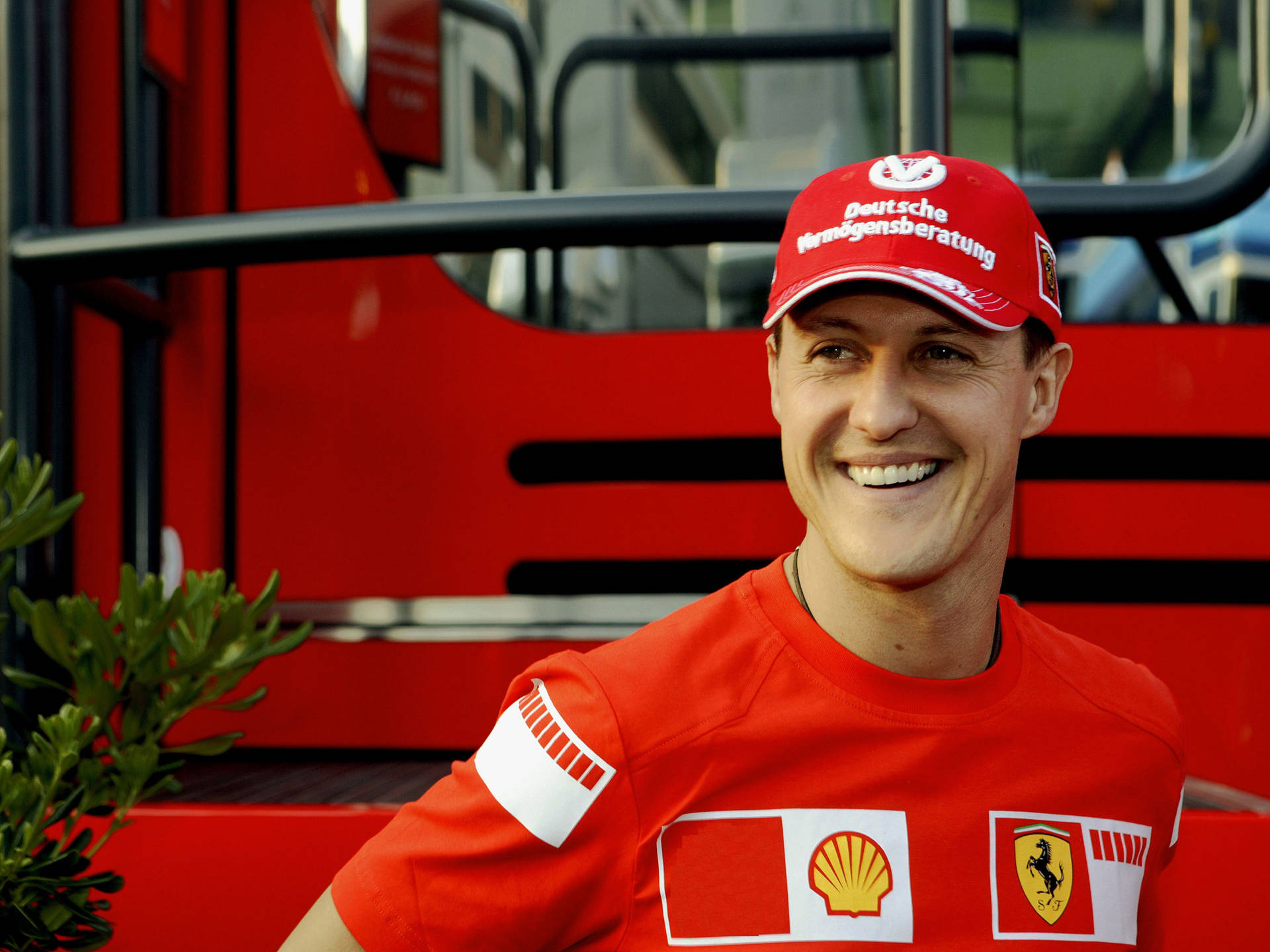 Happy Grinnng Michael Schumacher Background