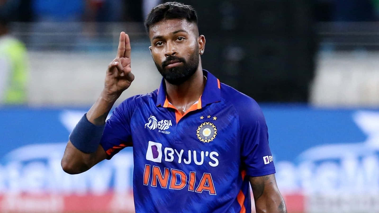 Hardik Pandya Posing While Passing By Background