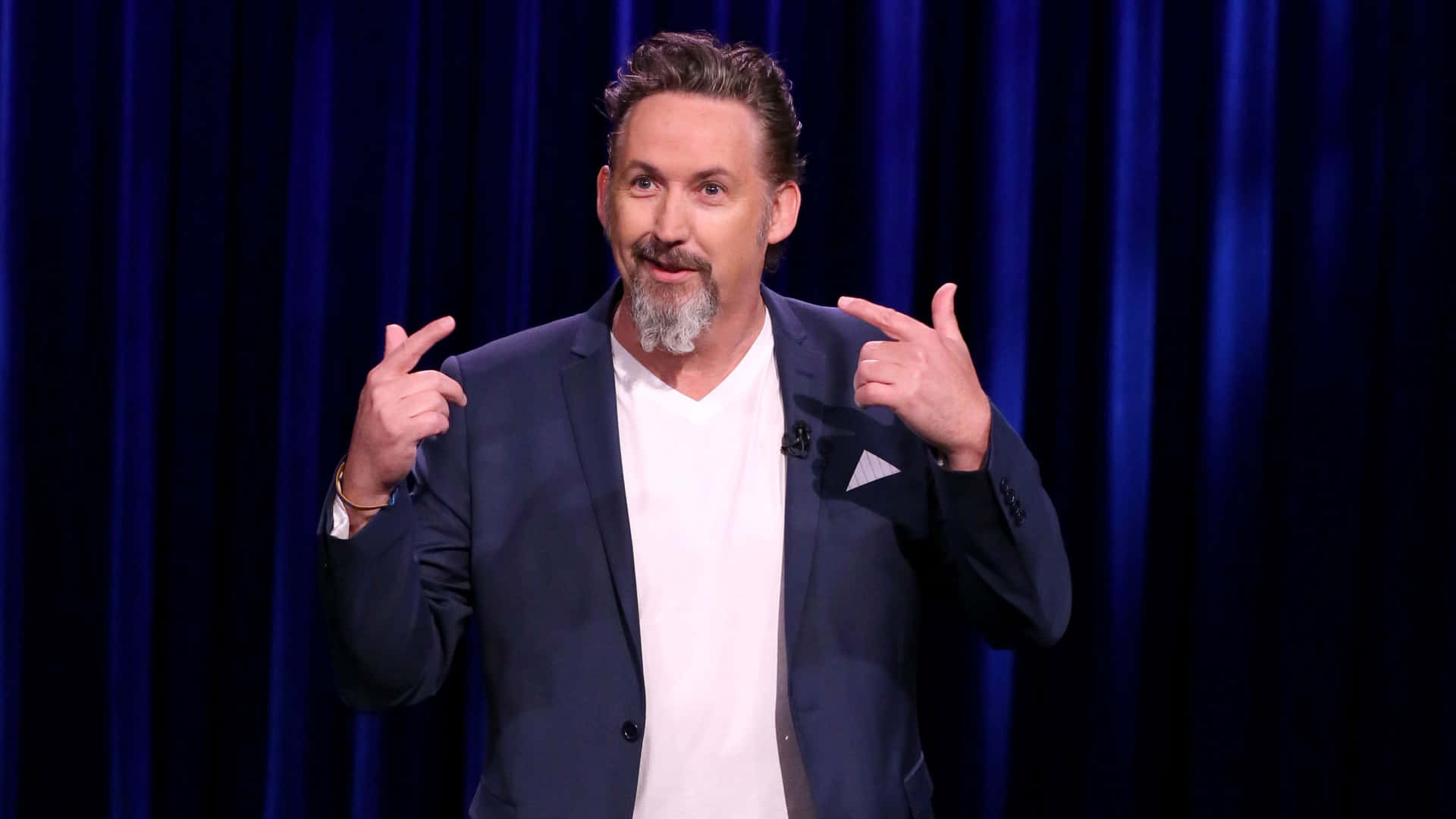 Harland Williams As Whitted In Dumb And Dumber Background