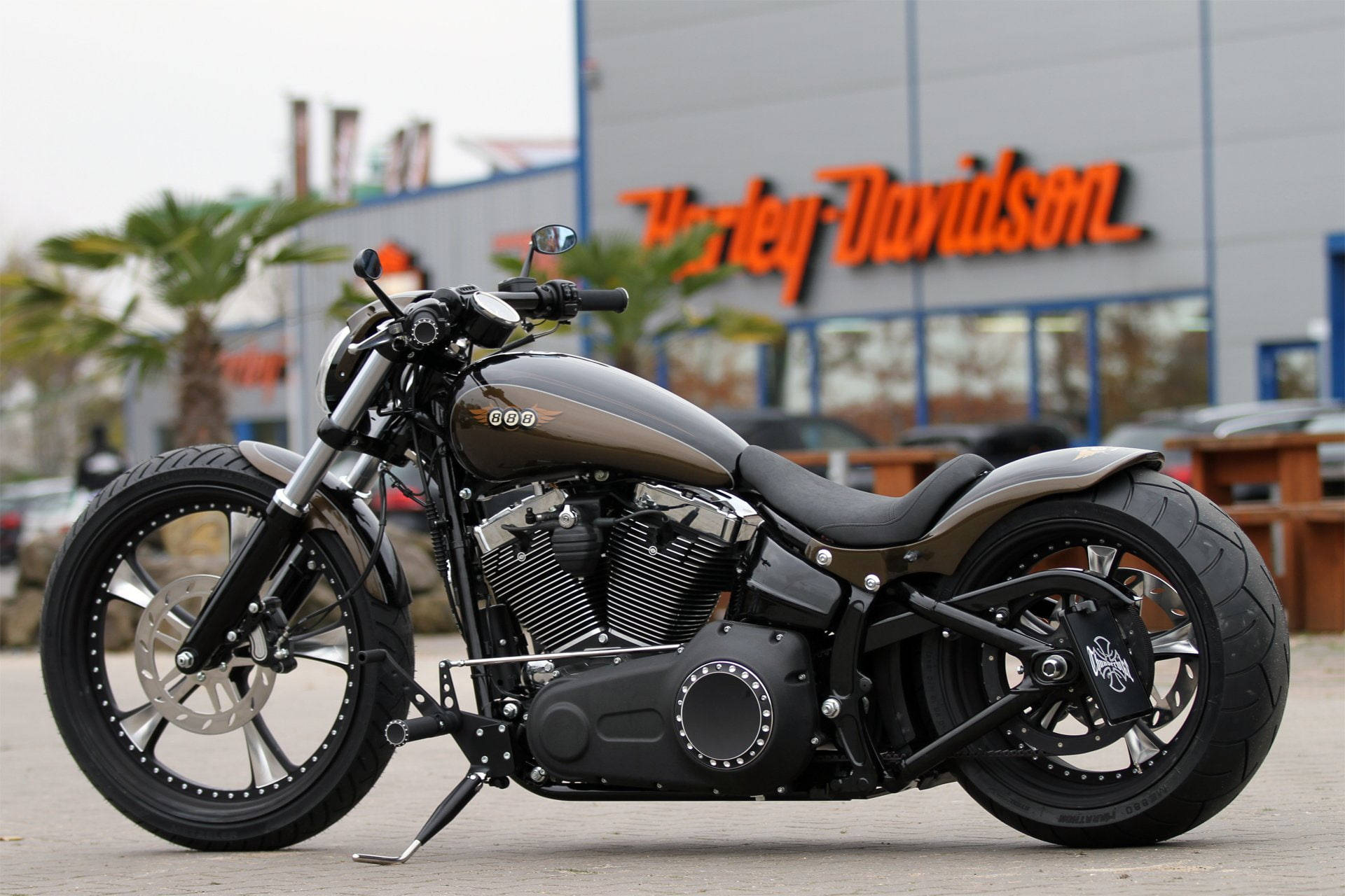 Harley Breakout Bobber Motorcycle Background