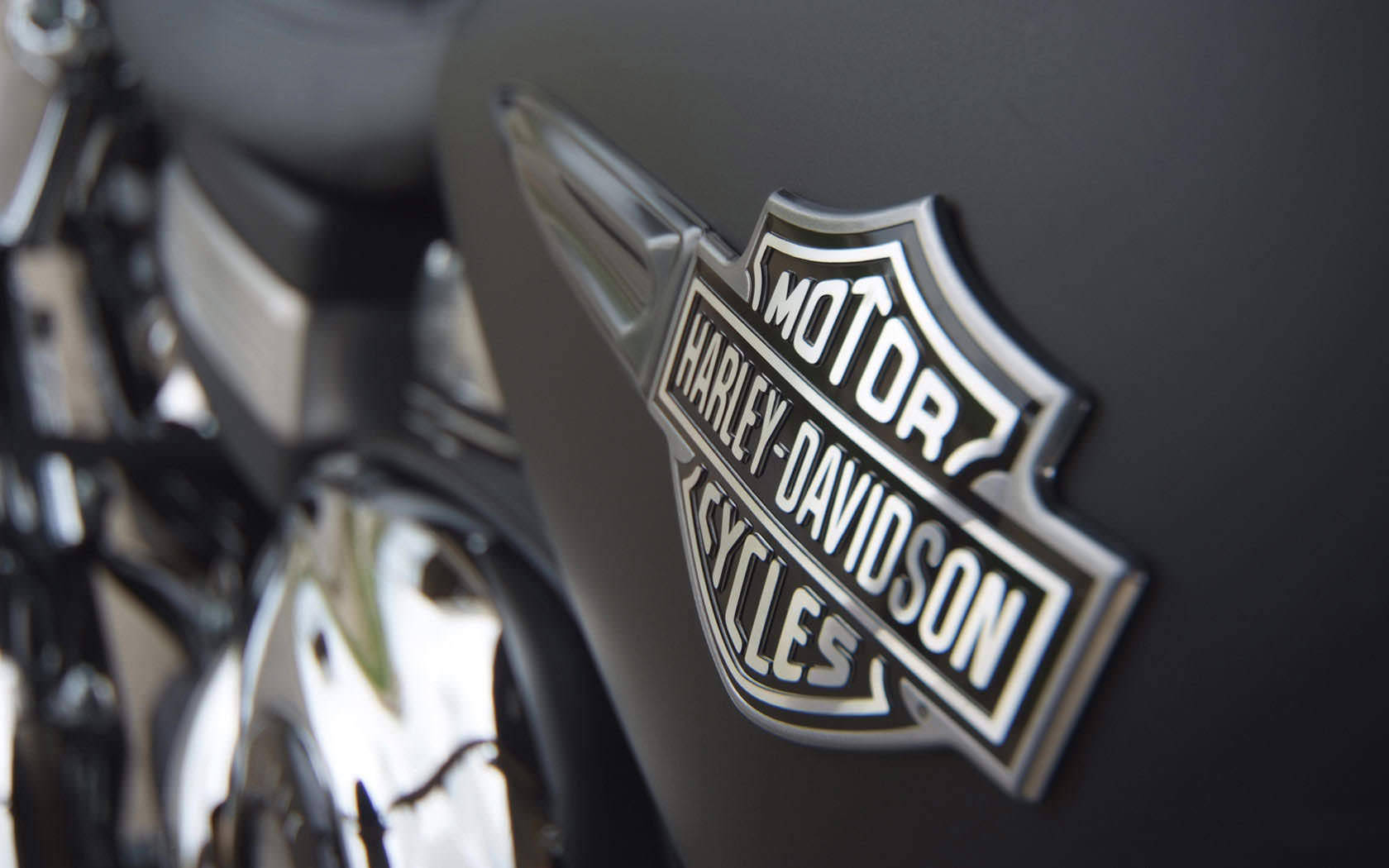 Harley Davidson Logo Silver Plate Background