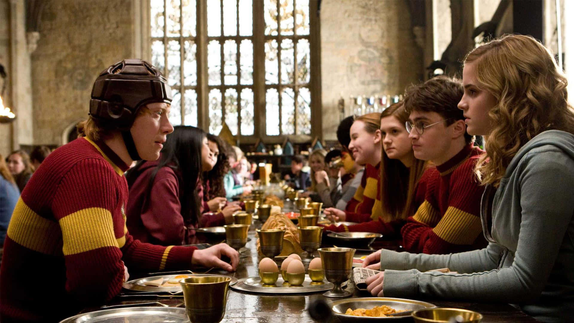 Harry Potter Landscape Gryffindor Table