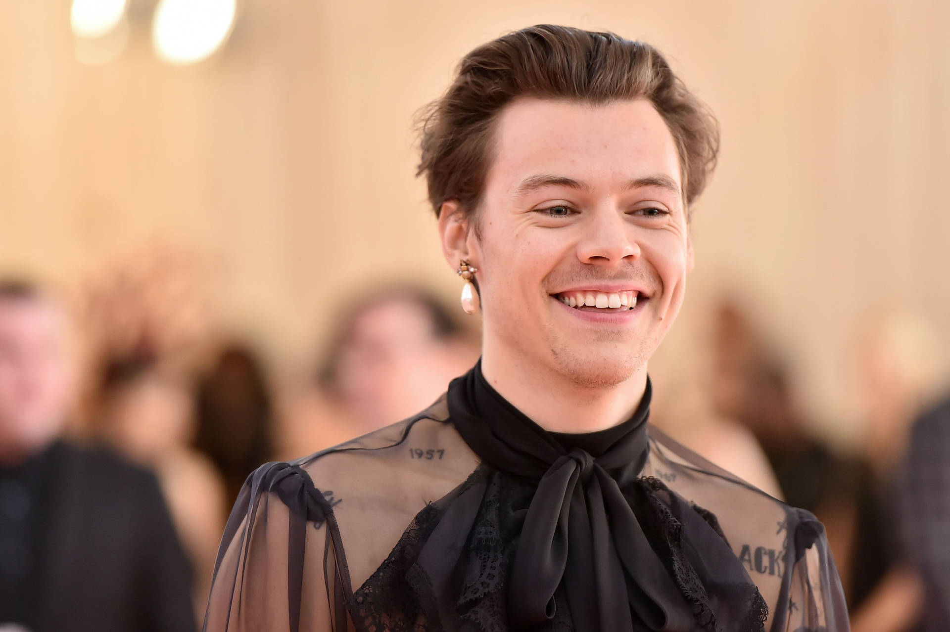 Harry Styles Met Gala Background