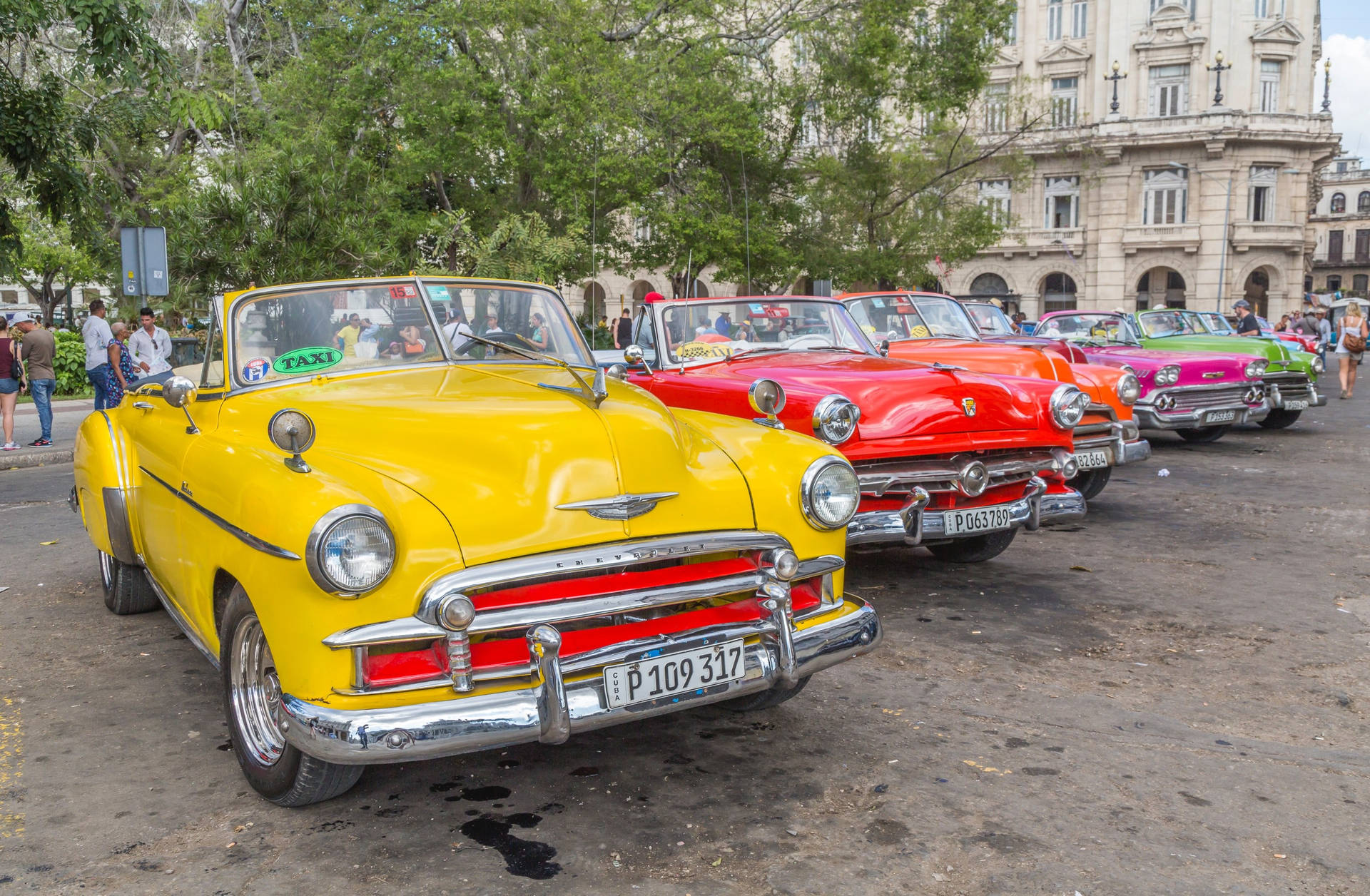 Havana Classic Chevrolet Cars Background