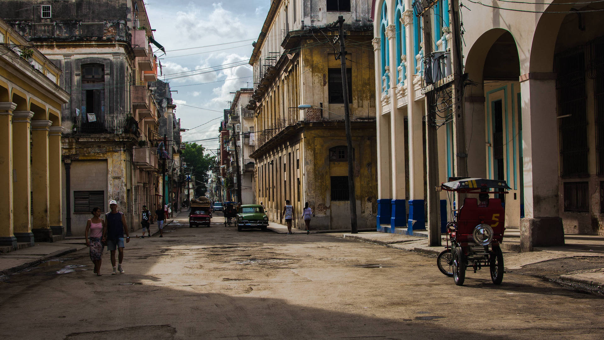 Havana Dirty Street Background