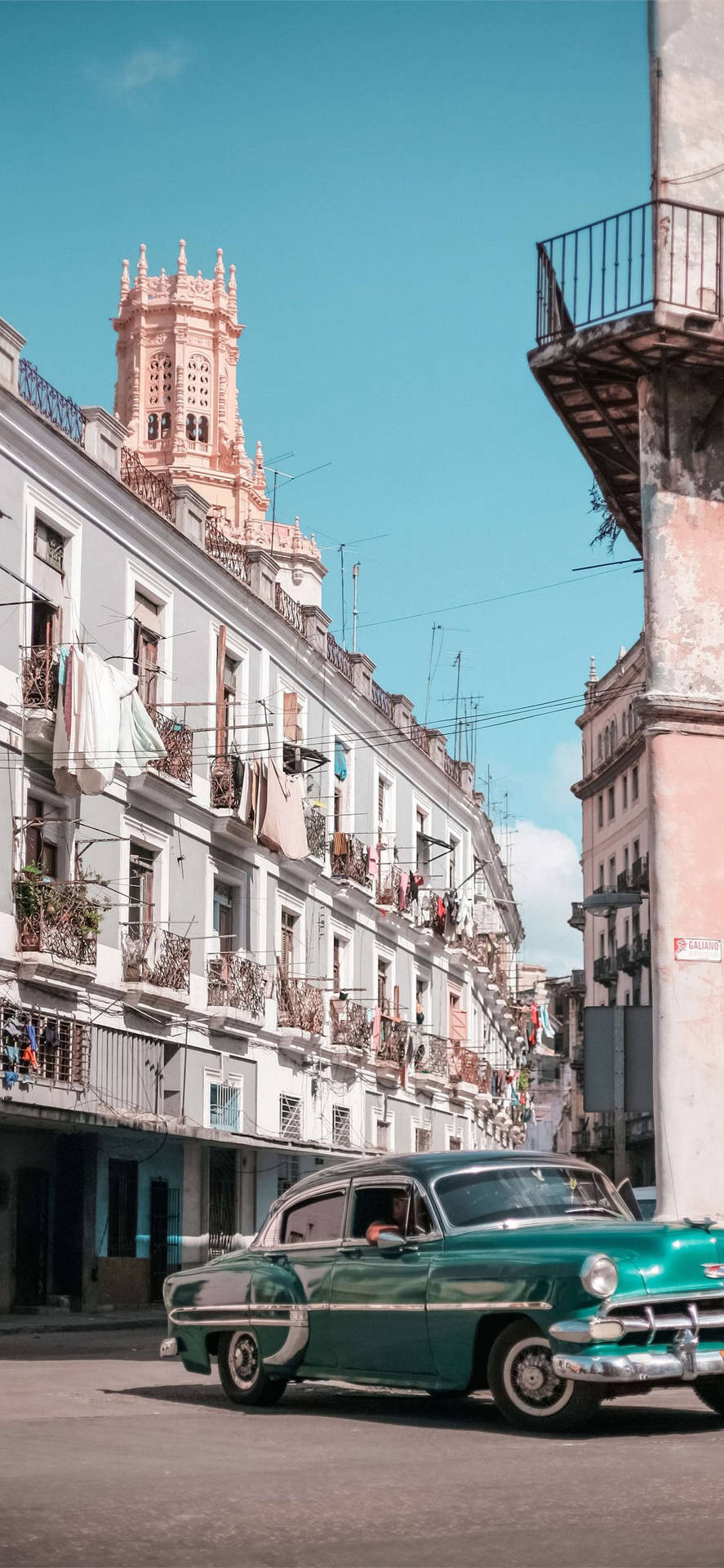 Havana Green Car Turning Background