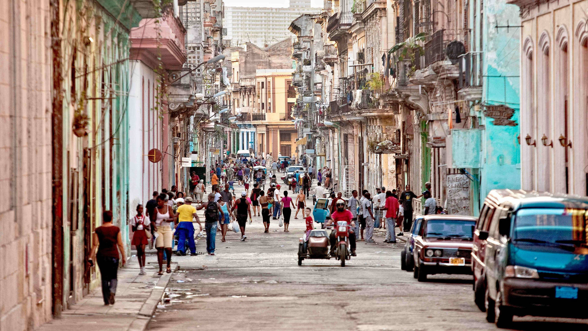 Havana Tricycle Cars Street Background