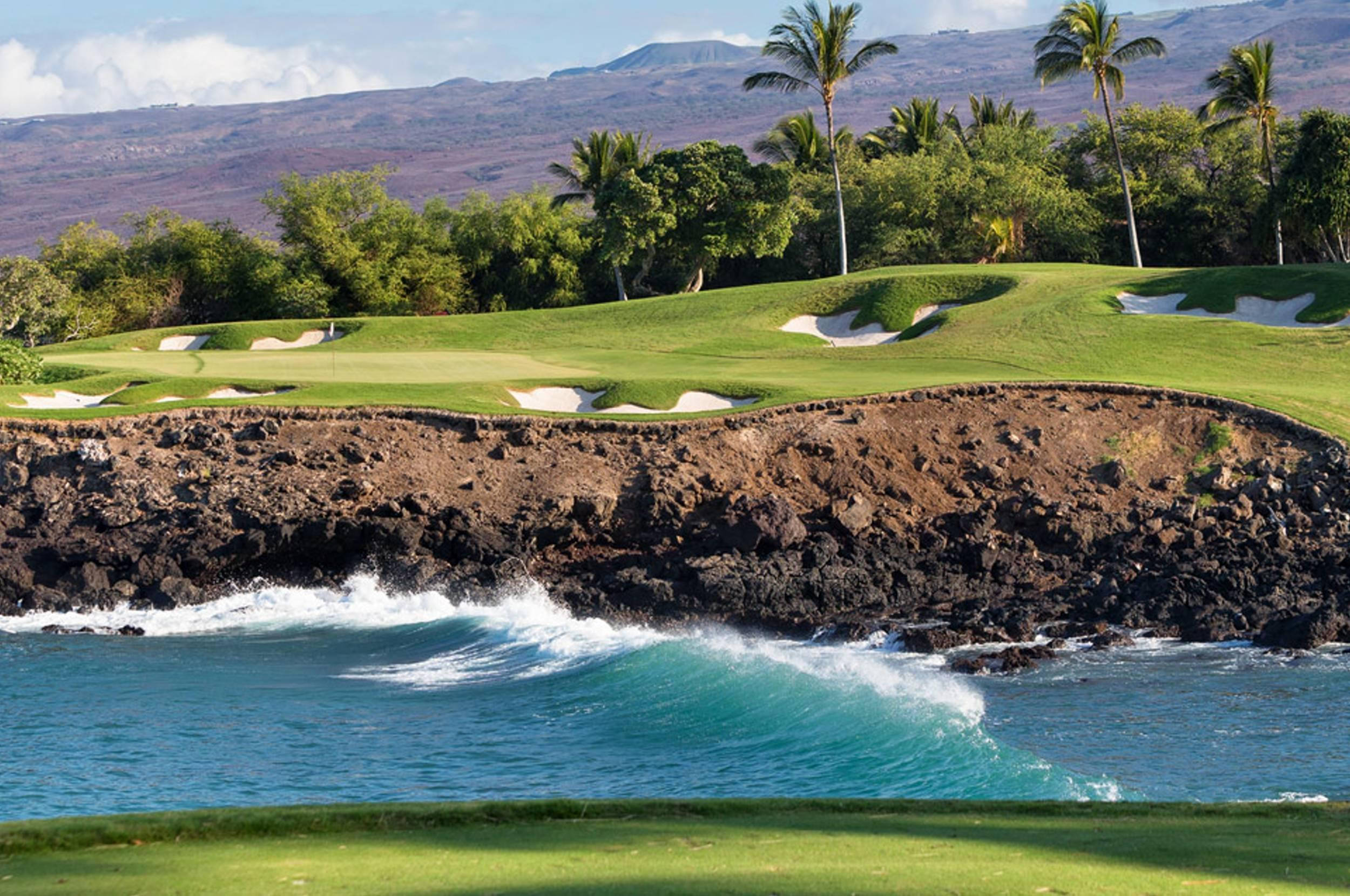 Hawaii Country Golf Course Desktop Background