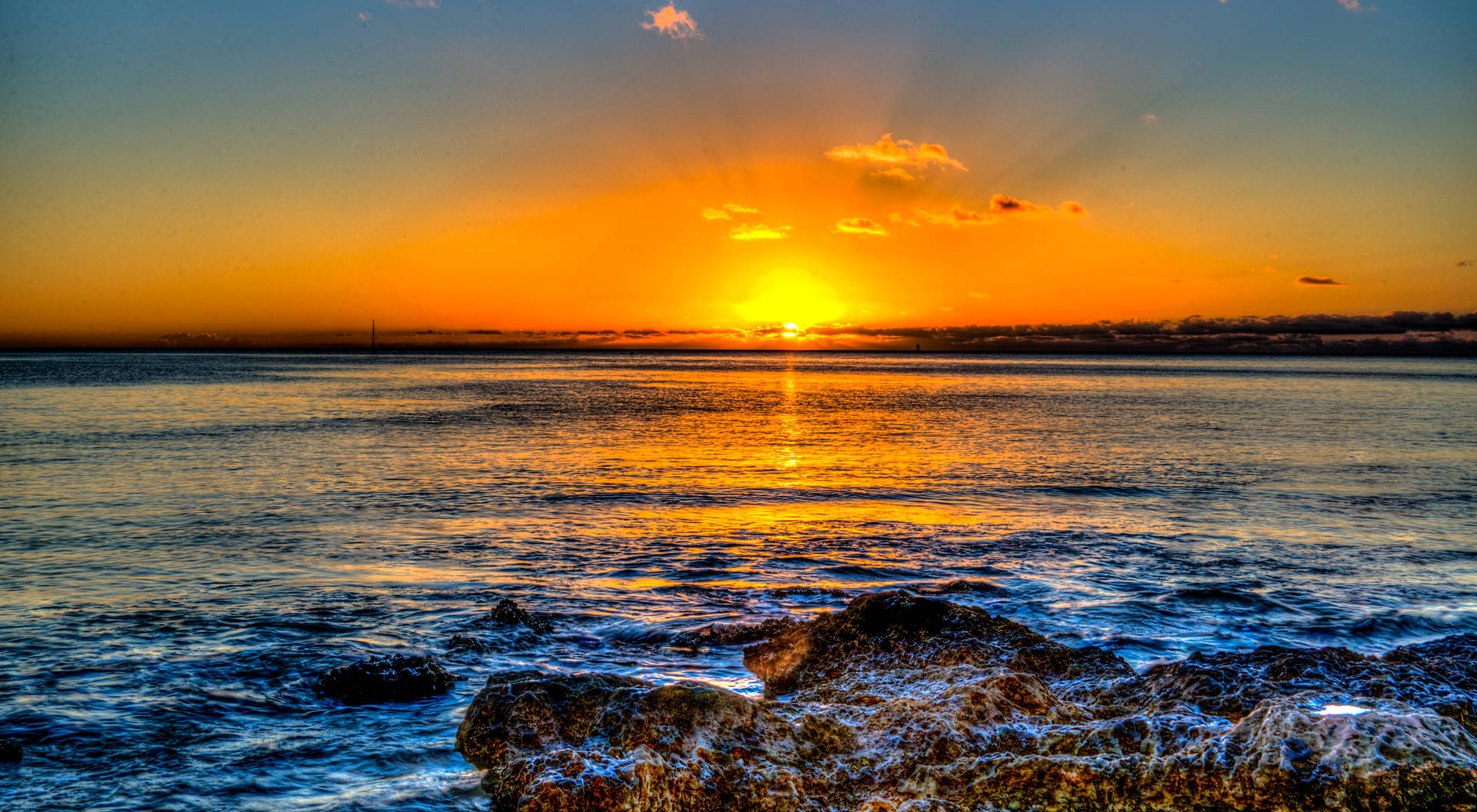 Hawaii Golden Sunset Widescreen Background