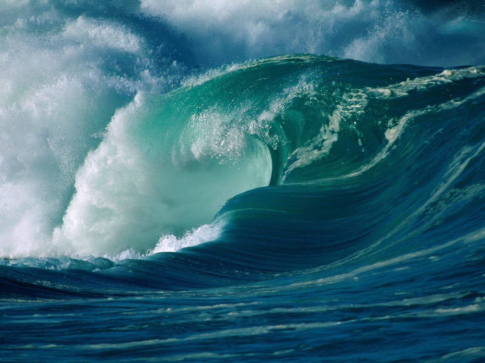 Hawaii Ocean Waves Background