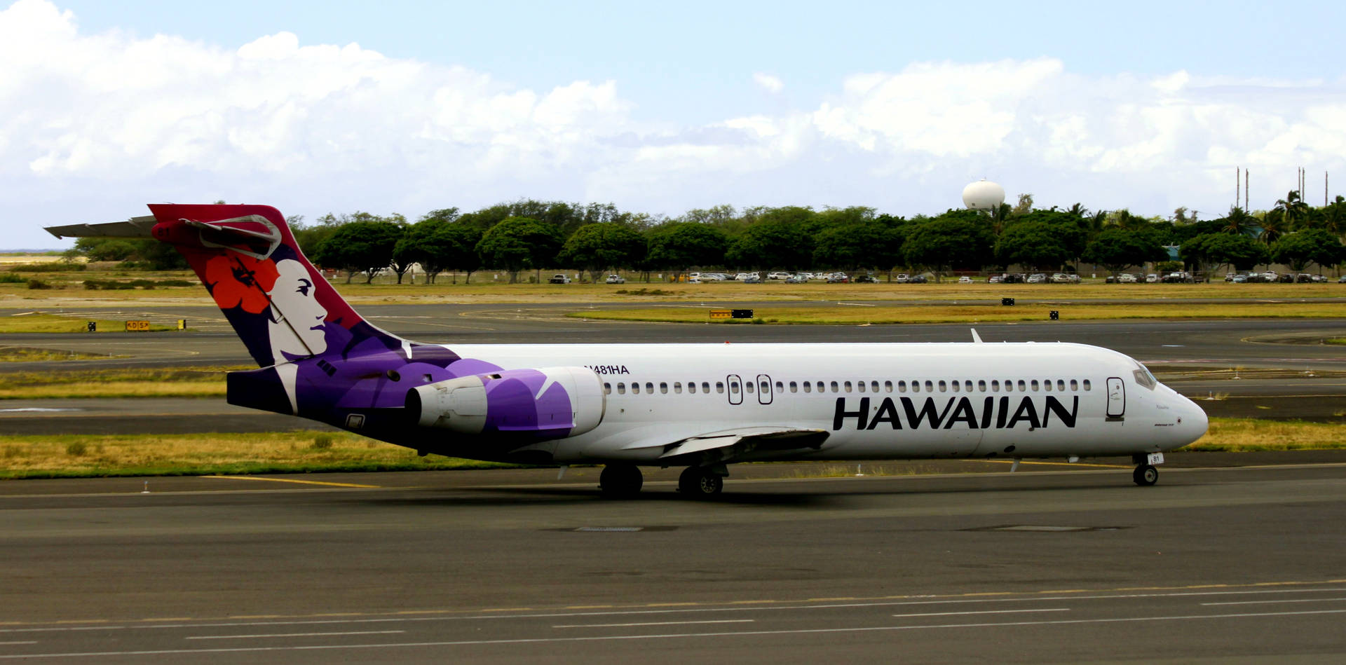 Hawaiian Airlines Plane In Action Background