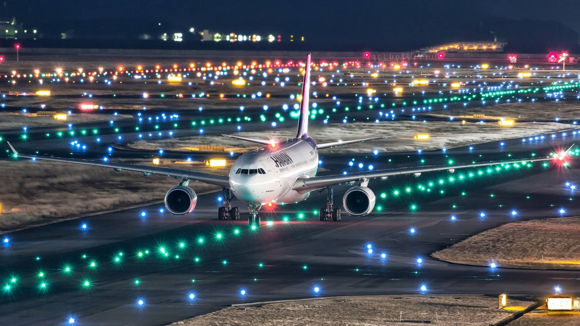 Hawaiian Airlines Plane Landing Background