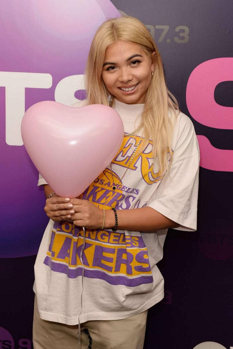 Hayley Kiyoko Heart Balloon Background