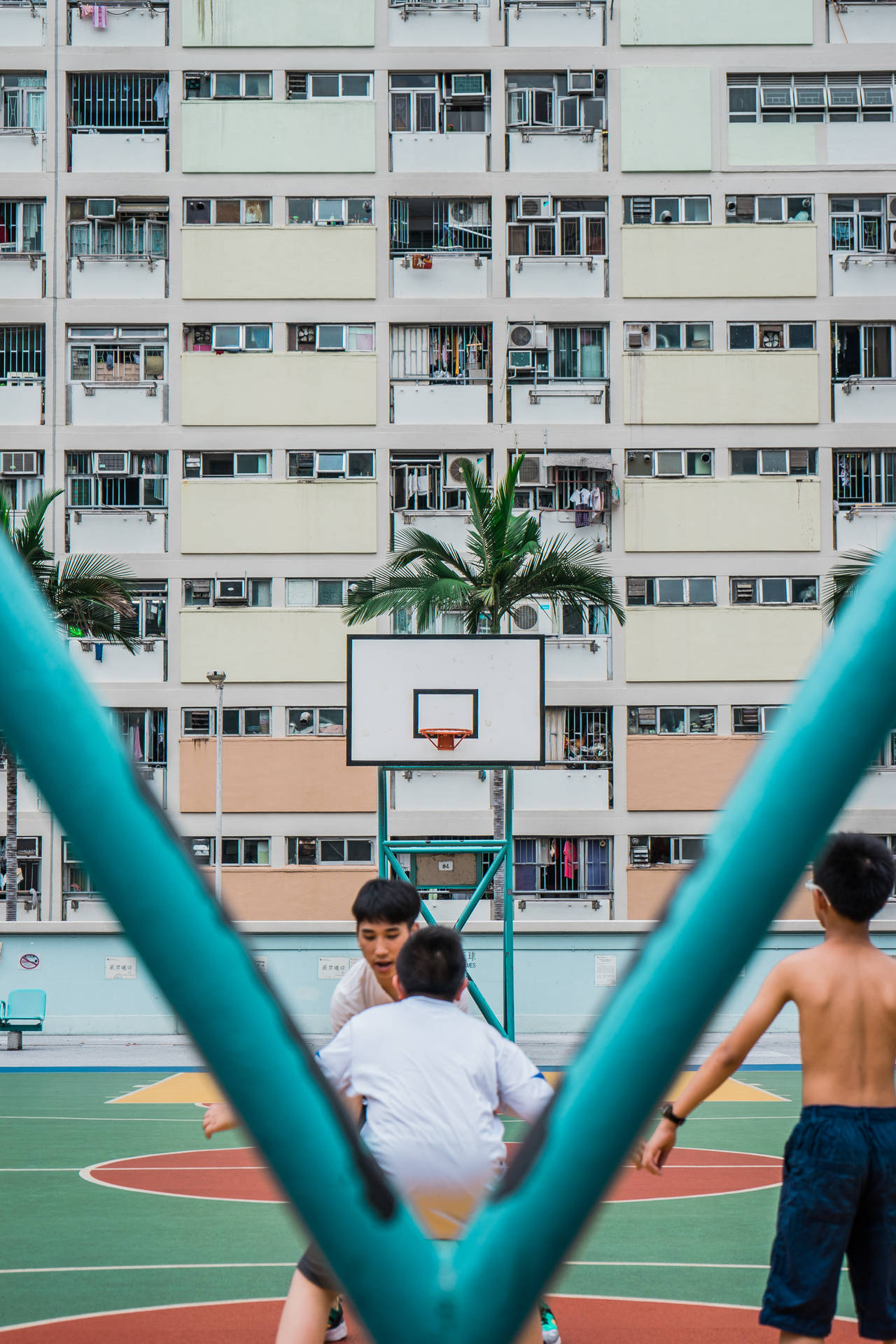 Hd Basketball In Condominium Background