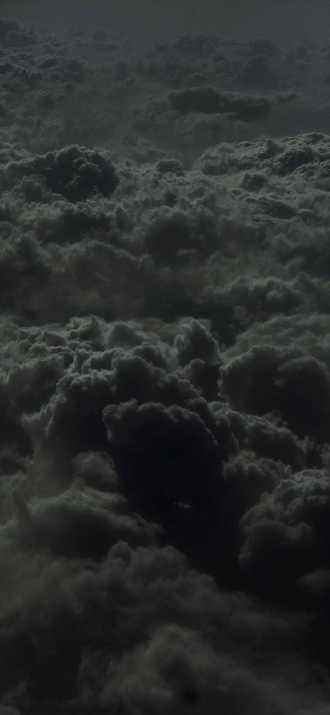 Hd Cloudy Sky Dark Grey Iphone Background