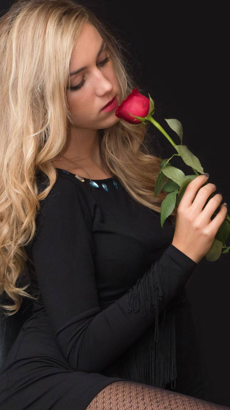 Hd Girl With A Rose Background
