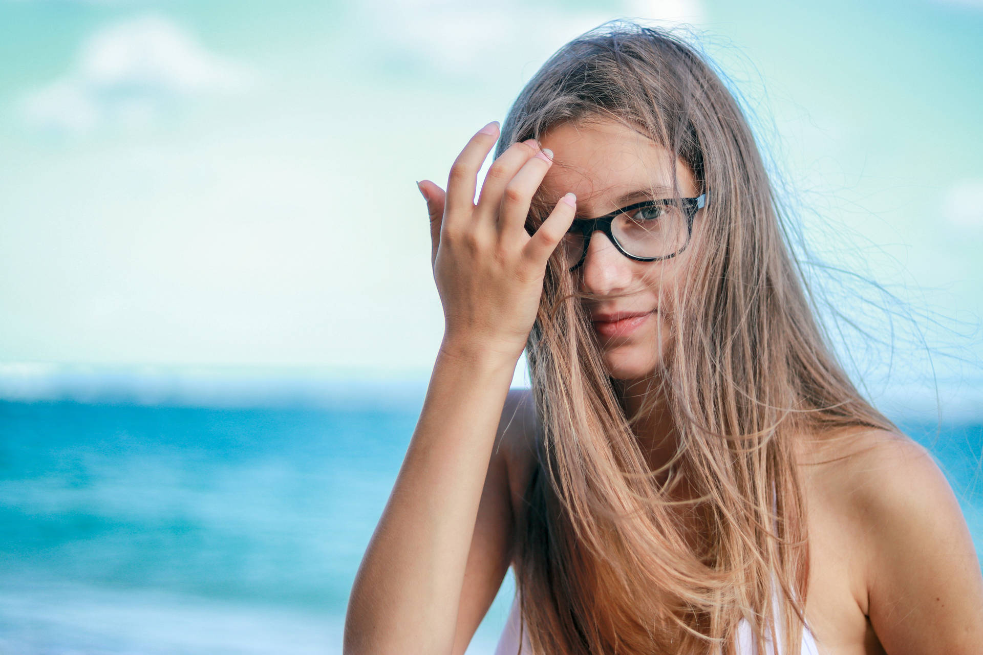 Hd Girl With Glasses Background