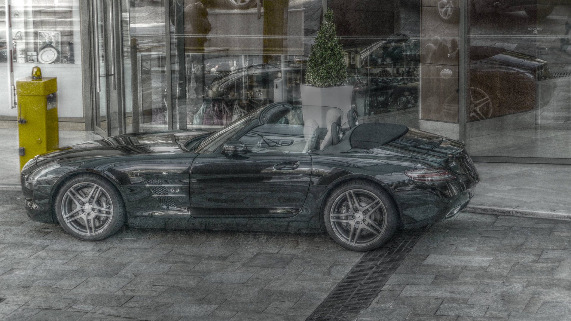 Hd Mercedes In Metallic Grey Paint Background