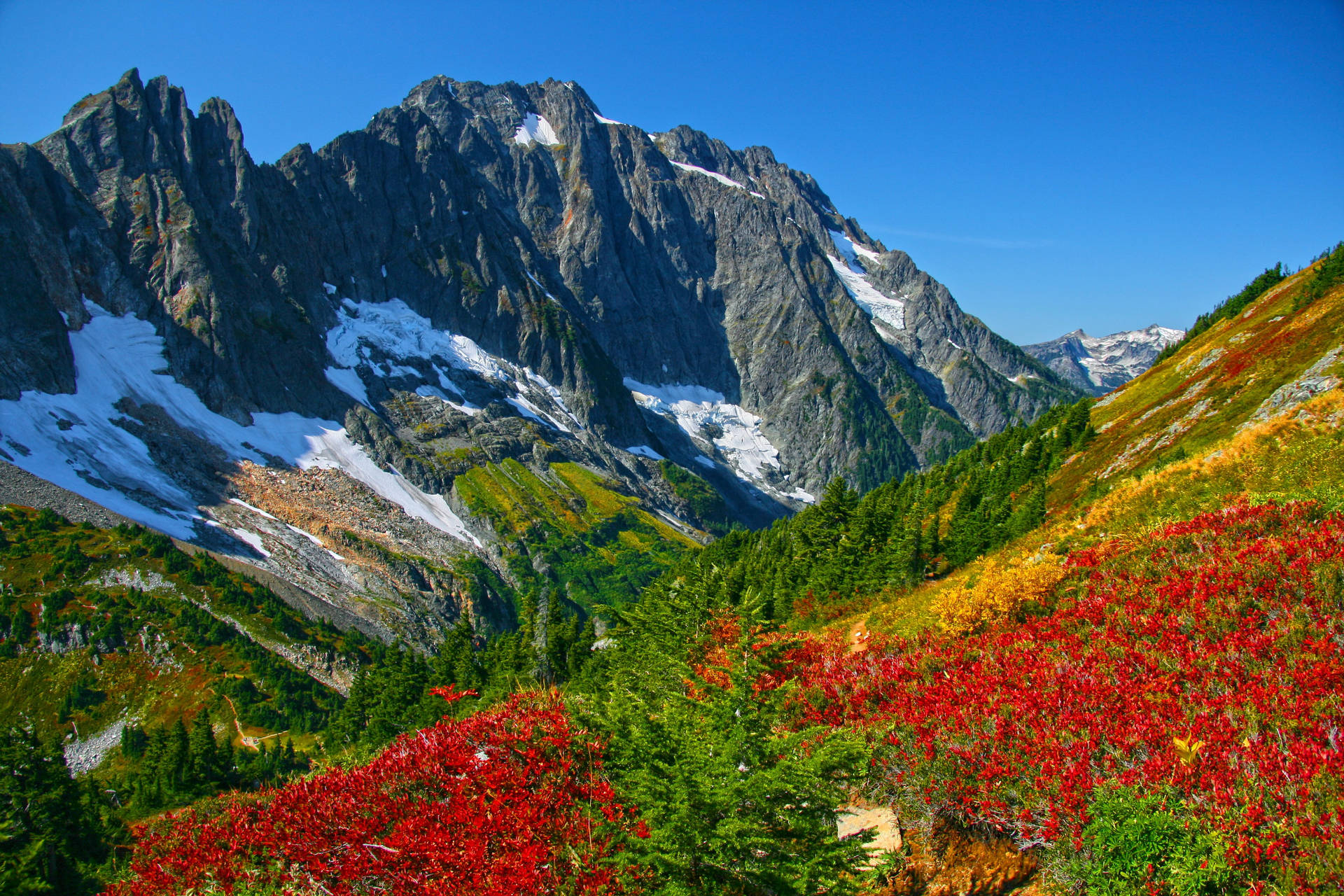 Hd Mountain Ridges In Autumn Background