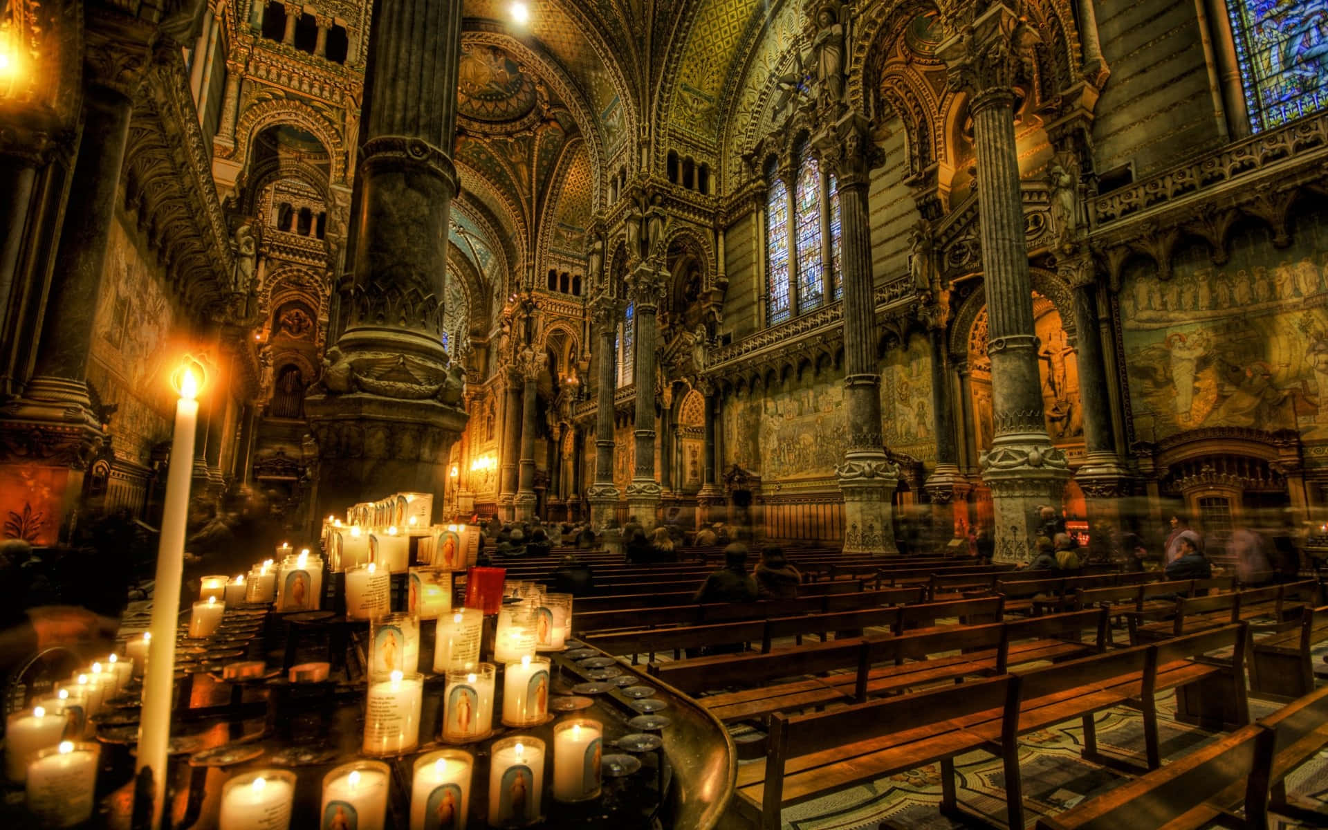 Hdr Photo Of Seville Cathedral Interior Background