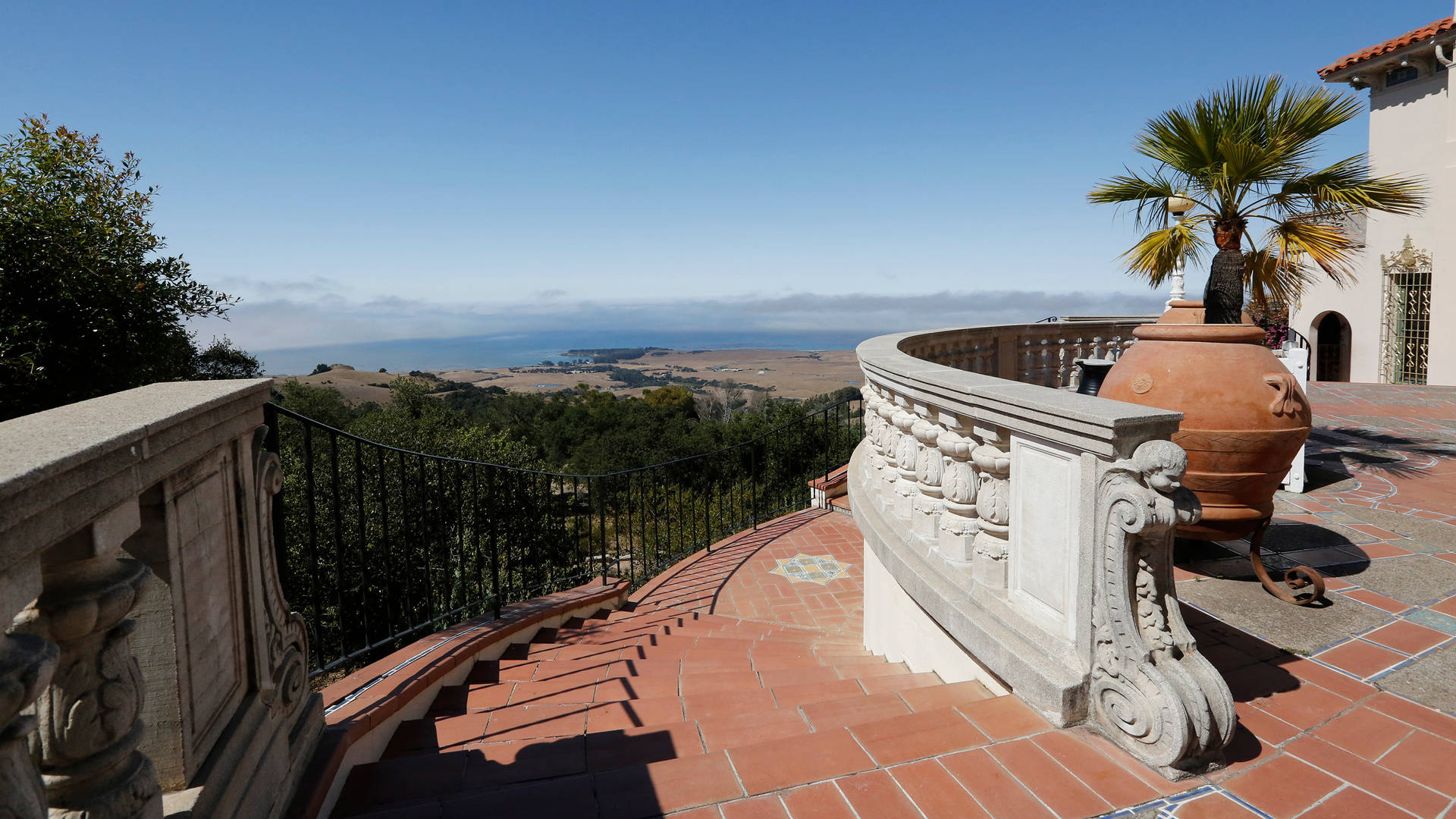 Hearst Castle's Terrace Background