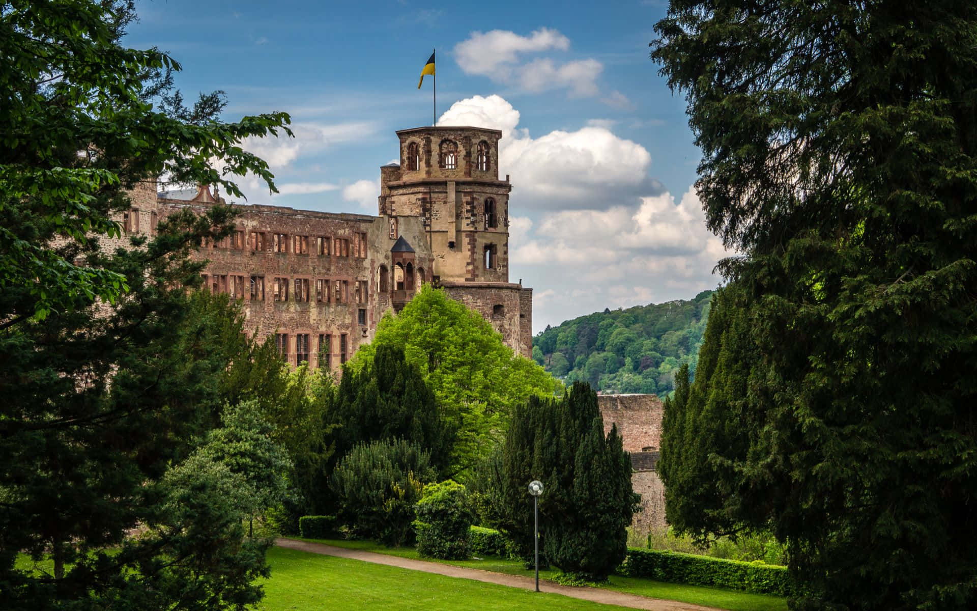 Heidelberg Castle At Daytime Background