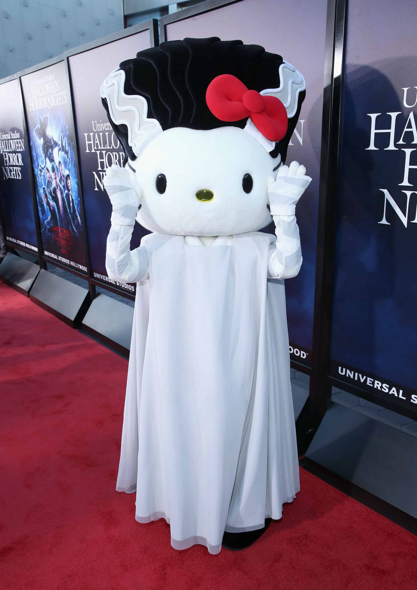 Hello Kitty Halloween Ghost Background