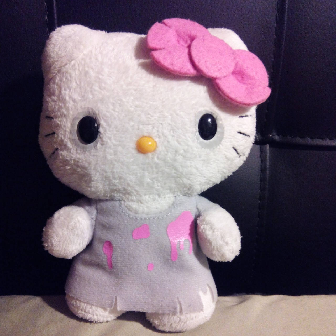 Hello Kitty Halloween Plushie Background