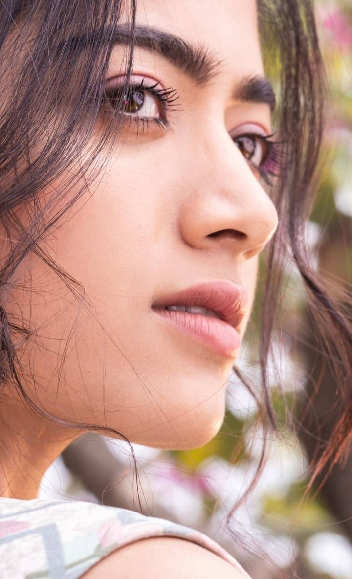 Heroine Rashmika Mandanna Closeup Background