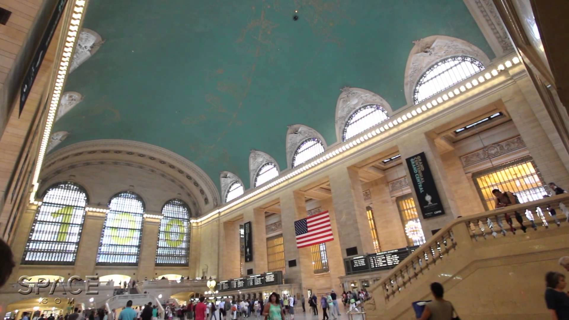 High Ceilings At Grand Central Terminal Background