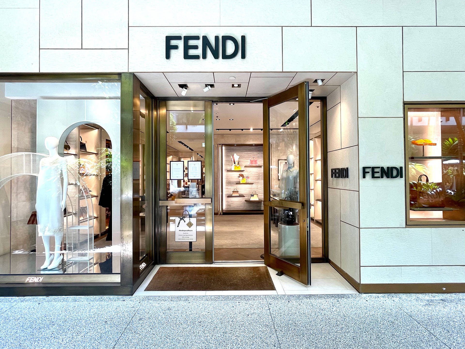 High-end Fashion Fendi Store Background