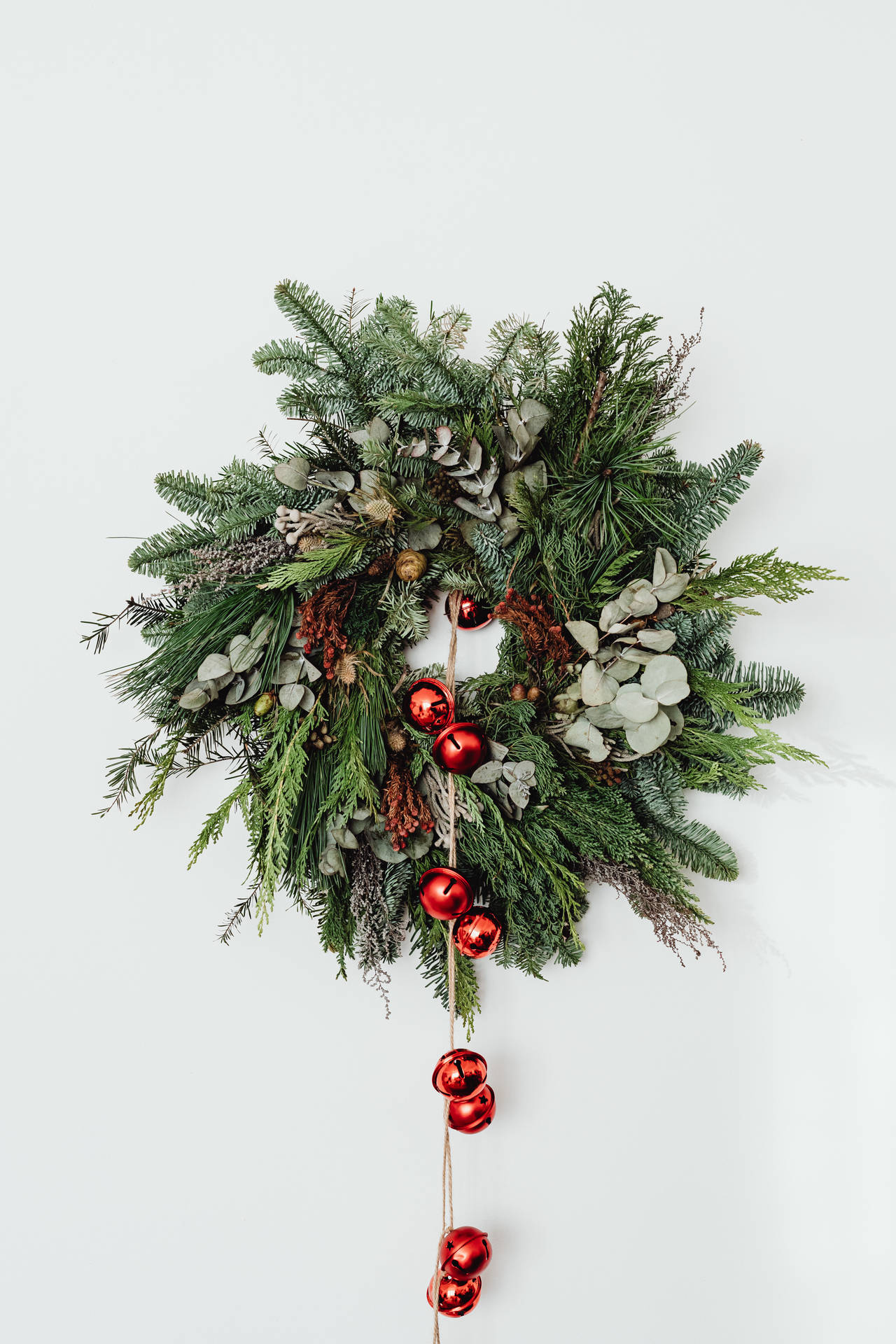 High Resolution Christmas Wreath With Red Background