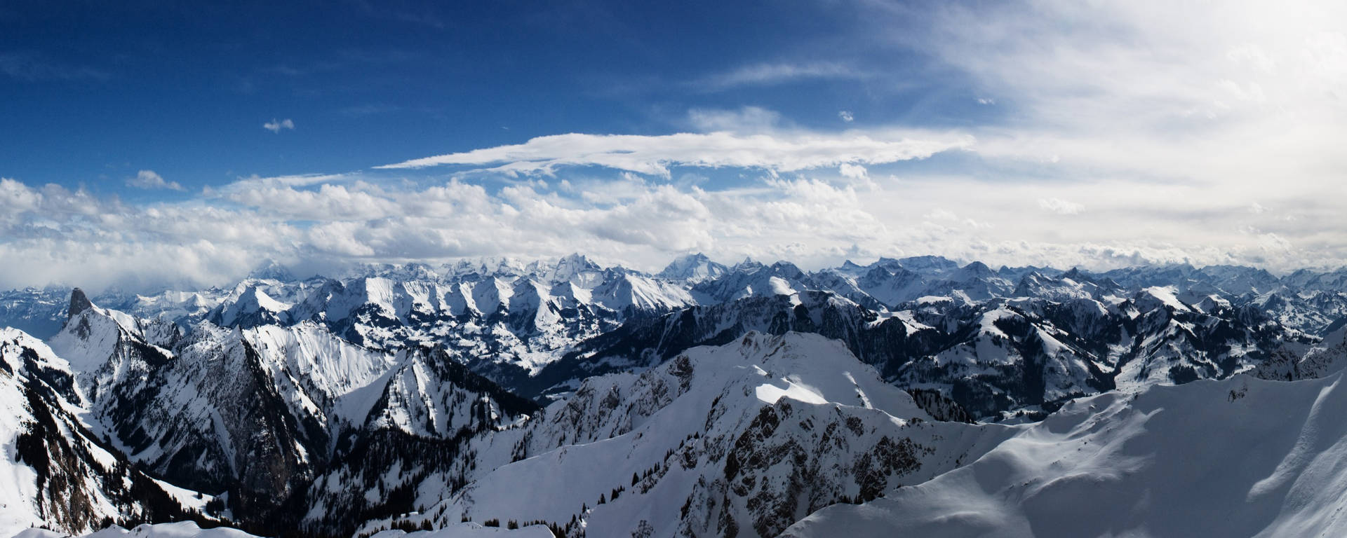 High Resolution Dual Monitor Alps