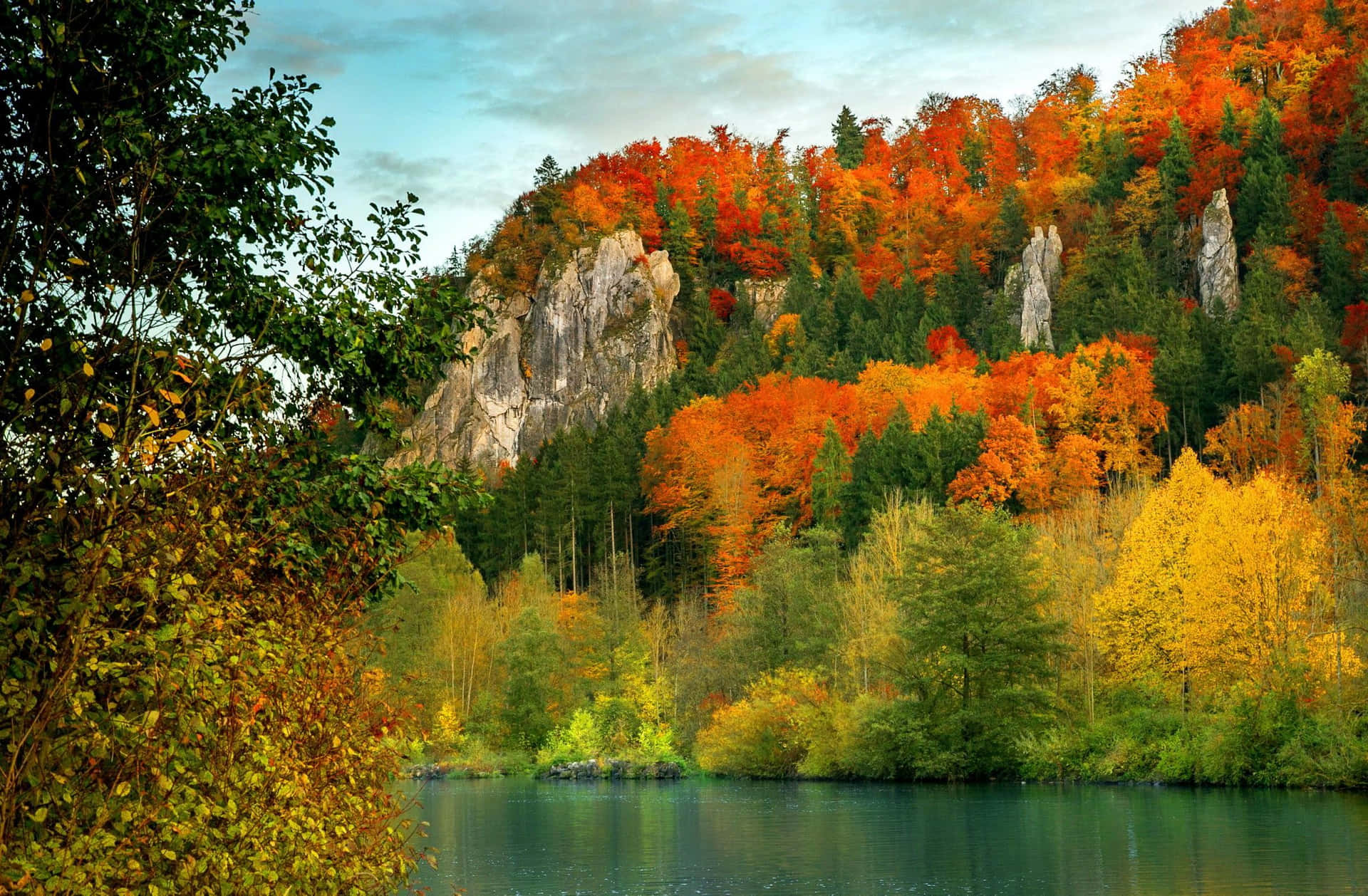 High Resolution Fall Mountain Cliff Background