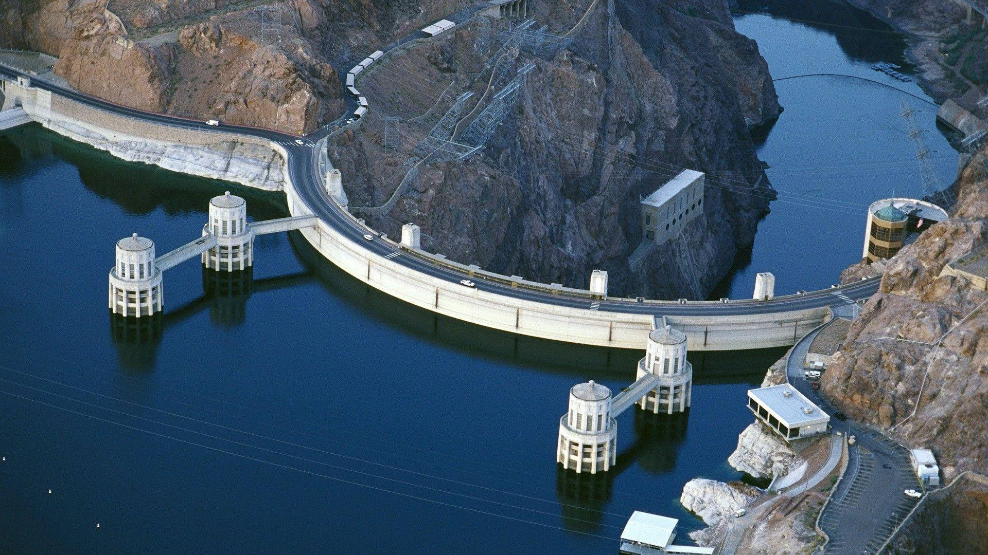 High Water Levels In Hoover Dam Background