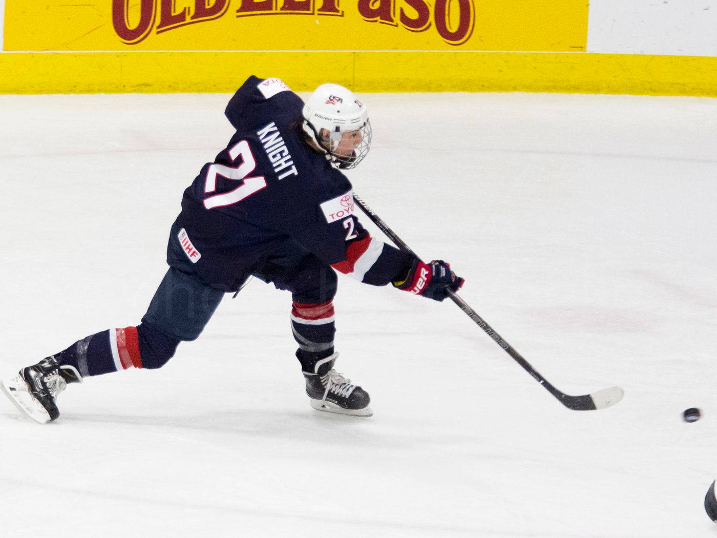 Hilary Knight, A Champion On Ice Background