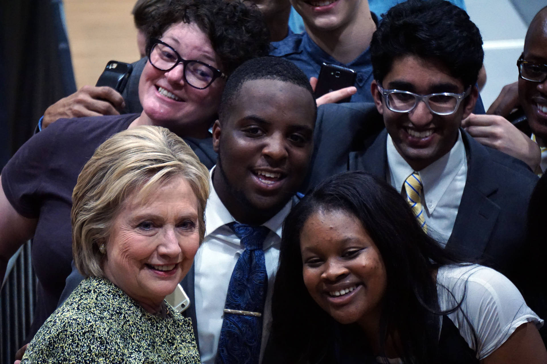Hillary Clinton Interacting With Students Background
