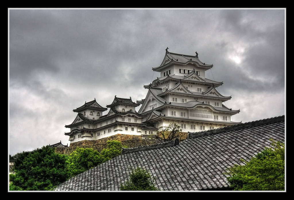 Himeji Castle From A Roof Background