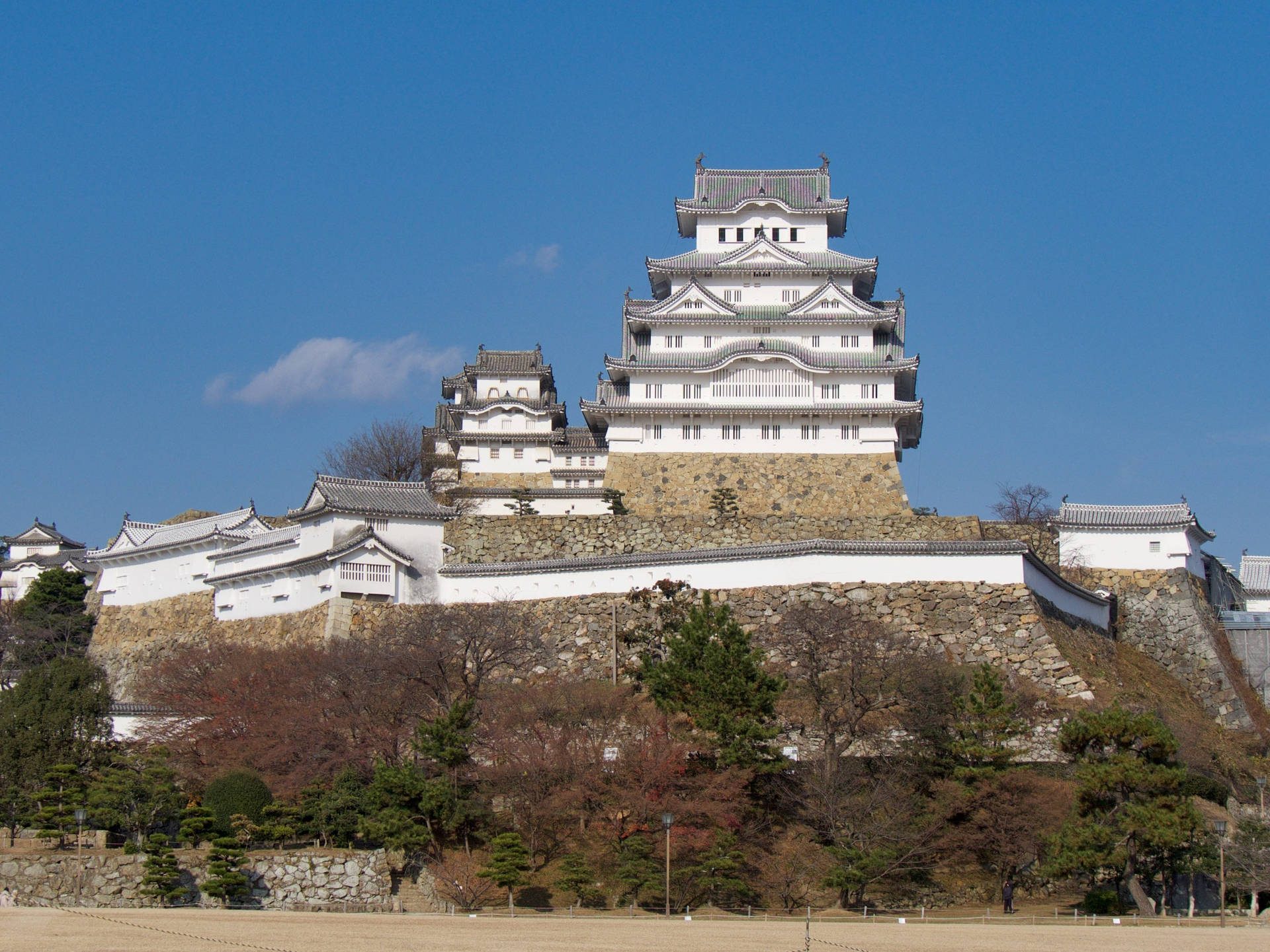 Himeji Castle From Below Background